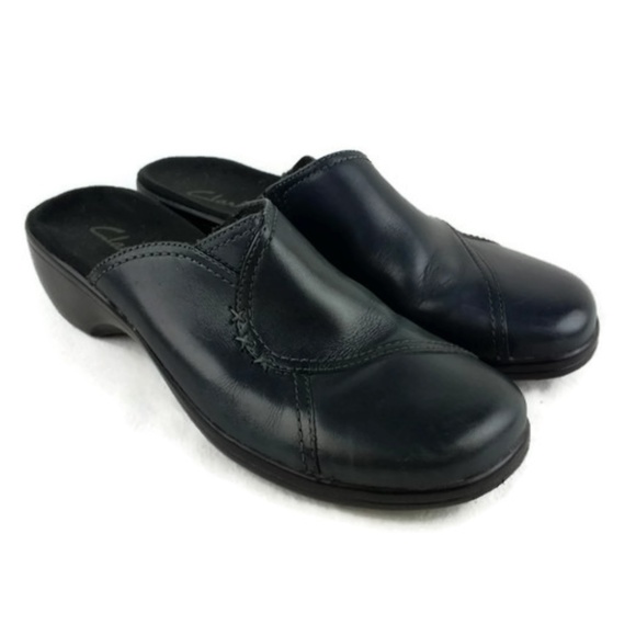 clarks navy clogs